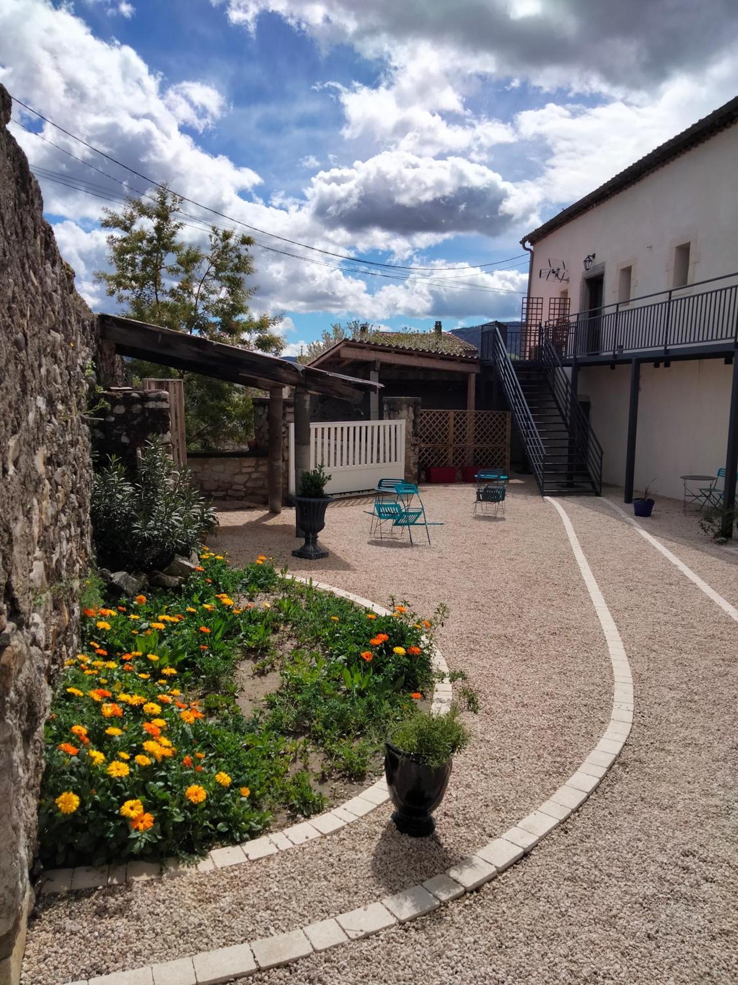 La Grange De Sabatas Hotel Chomérac Buitenkant foto